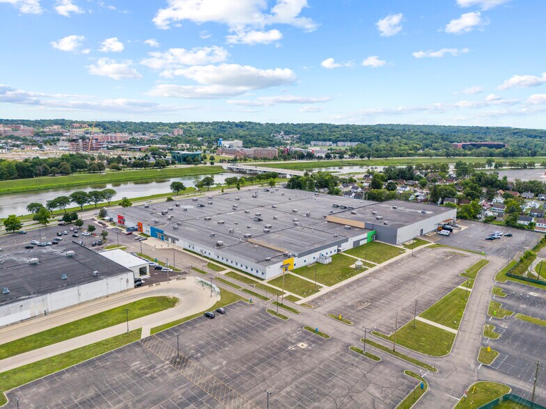 1133 S Edwin C Moses Blvd, Dayton, OH à vendre - Photo de l’immeuble – Image 3 sur 13