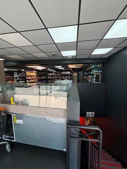 Local commercial dans Paris à louer - Photo de l’immeuble – Image 3 sur 4