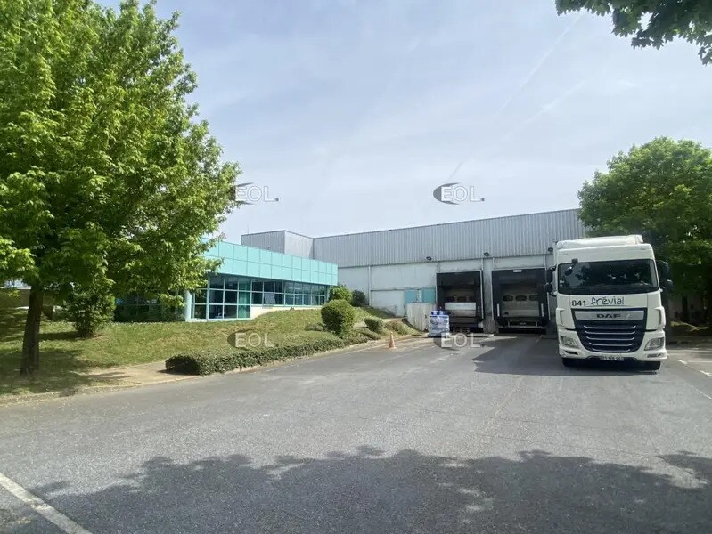 Industriel/Logistique dans Brie-Comte-Robert à vendre Photo de l’immeuble– Image 1 sur 25