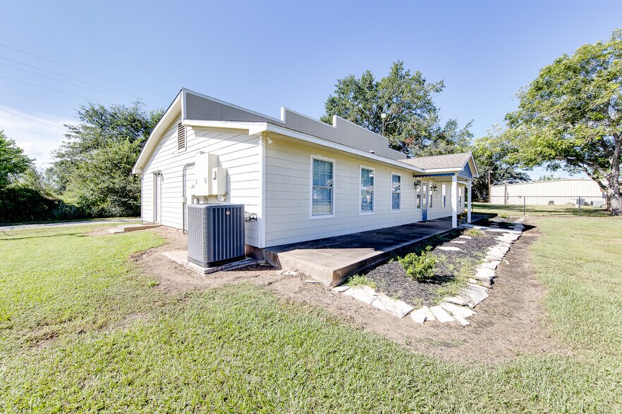 4095 SE I 10 Frontage Rd, Sealy, TX à louer - Photo de l’immeuble – Image 3 sur 54