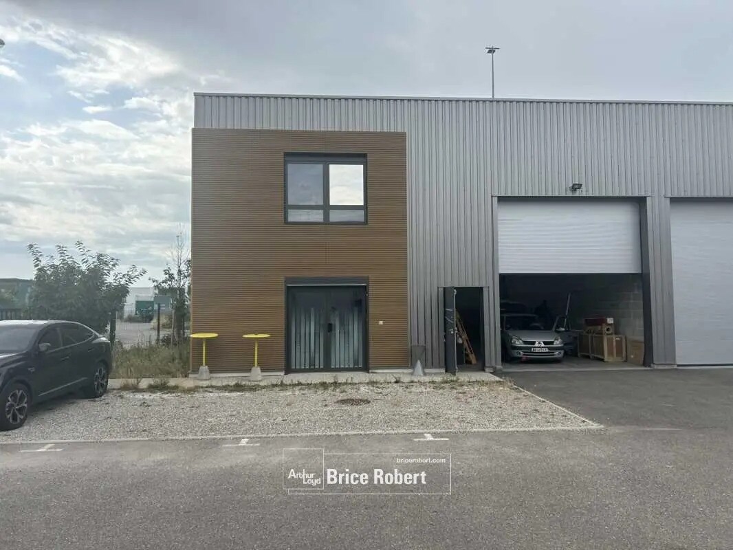 Local d'activités dans Corbas à vendre Photo de l’immeuble– Image 1 sur 7