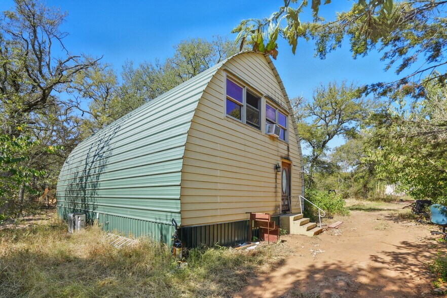 201 Deer Springs Loop, Burnet, TX à vendre - Photo de l’immeuble – Image 2 sur 17