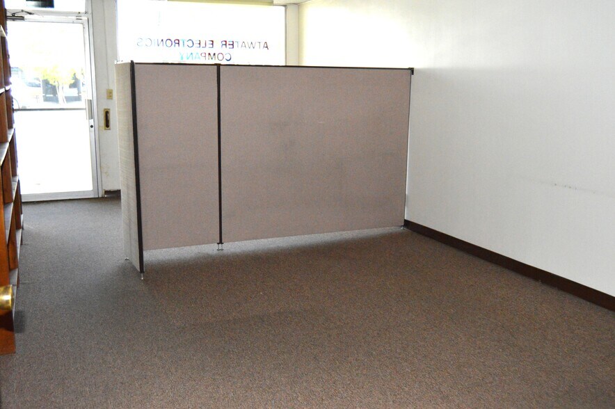 3806 W Burbank Blvd, Burbank, CA à louer - Photo de l’immeuble – Image 2 sur 10