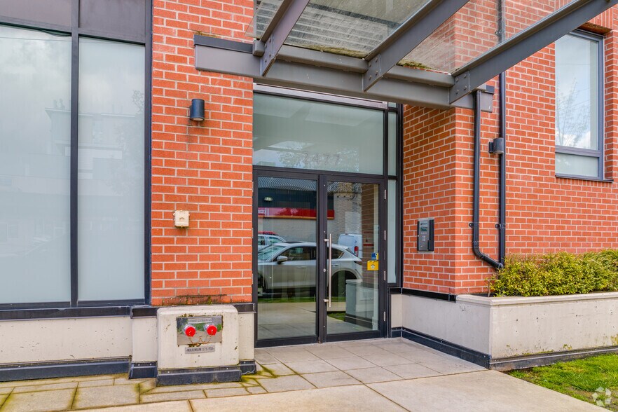 583-595 Broadway E, Vancouver, BC à vendre - Photo de l’immeuble – Image 3 sur 5