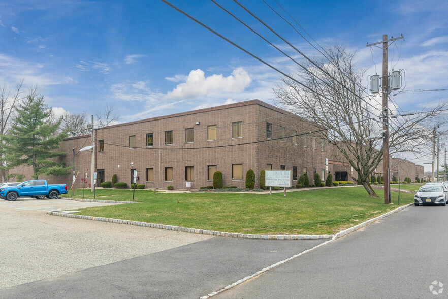 36-52 Kulick Rd, Fairfield, NJ à louer - Photo de l’immeuble – Image 3 sur 3