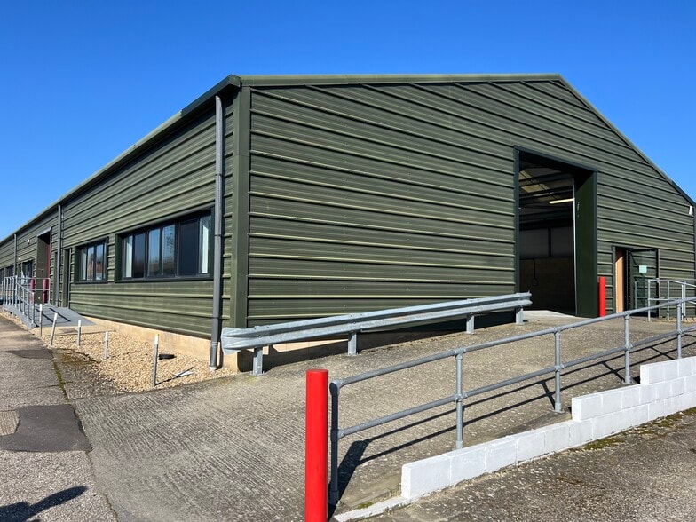 1-2A Billingshurst Rd, Coolham à louer - Photo de l’immeuble – Image 3 sur 5