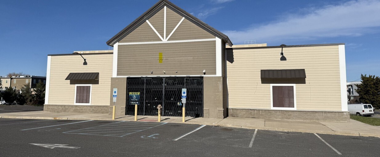 2075 Ferry Ave, Camden, NJ à louer Photo de l’immeuble– Image 1 sur 5