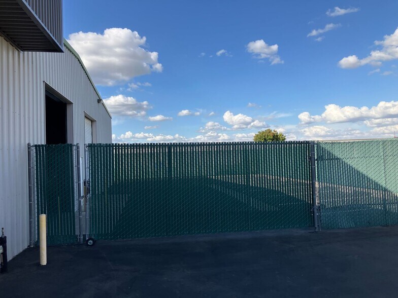 1309 Doker Dr, Modesto, CA à louer - Photo de l’immeuble – Image 3 sur 12