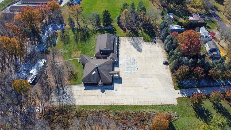 771 Dunbar Rd, Tallmadge, OH à louer - Photo de l’immeuble – Image 2 sur 3