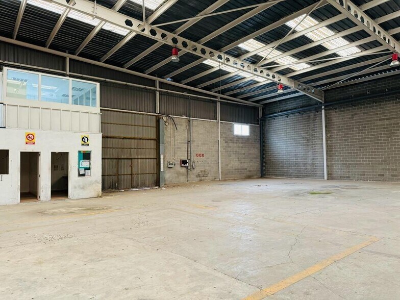 Industriel/Logistique dans Santa Oliva, Tarragona à vendre - Photo intérieure – Image 2 sur 4