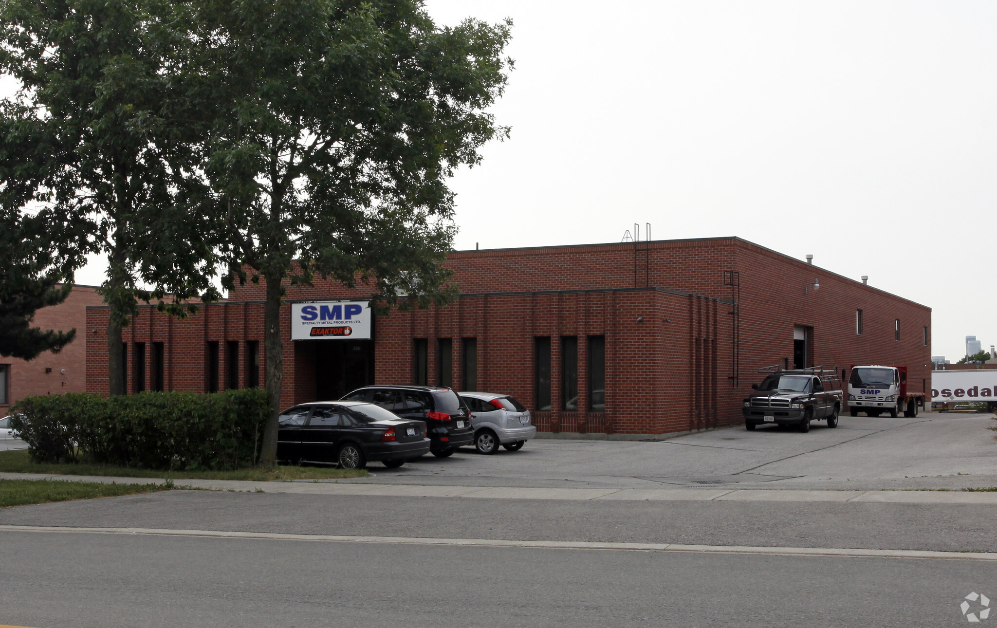 326 Watline Ave, Mississauga, ON à louer Photo principale– Image 1 sur 3