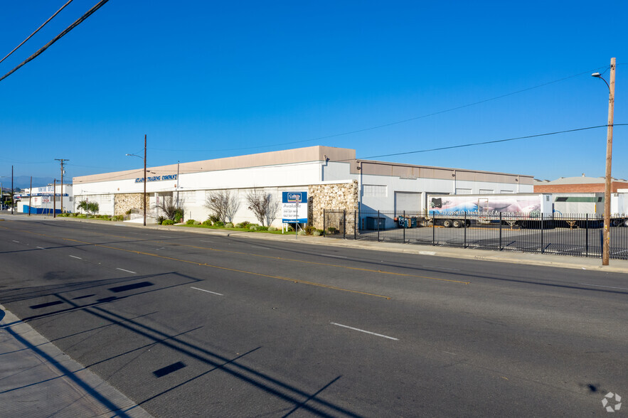 2240 S Garfield Ave, Commerce, CA à louer - Photo de l’immeuble – Image 2 sur 6