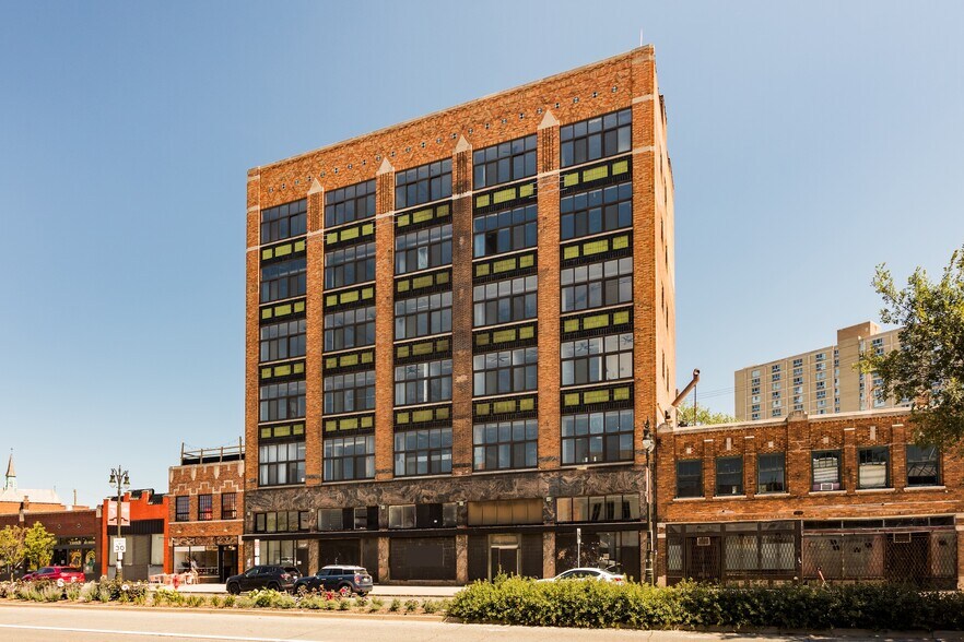 1440 Gratiot Ave, Detroit, MI à vendre - Photo de l’immeuble – Image 2 sur 7