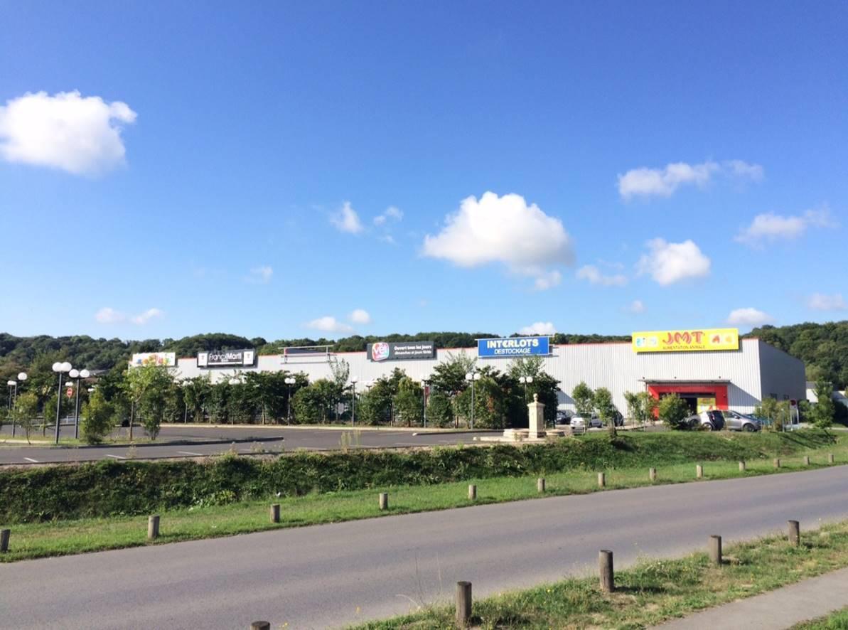 Local commercial dans Nogent-sur-Oise à louer Photo de l’immeuble– Image 1 sur 3