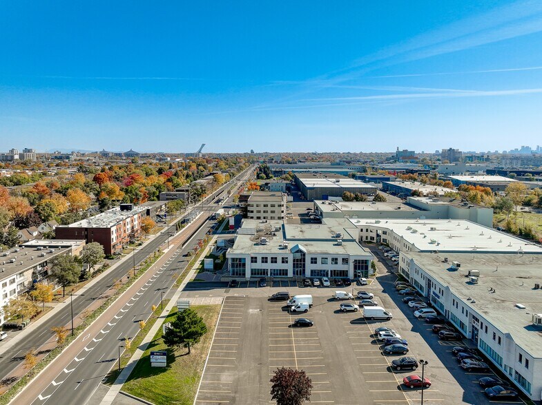 8552-8678 Boul Pie-IX, Montréal, QC à louer - Photo de l’immeuble – Image 3 sur 25
