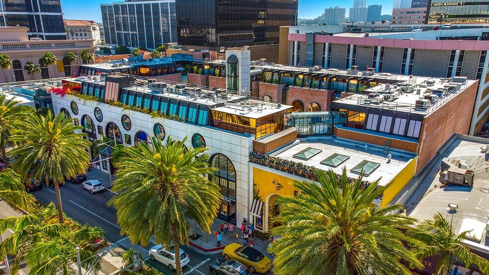 421-443 N Rodeo Dr, Beverly Hills, CA à louer - Photo de l’immeuble – Image 3 sur 11