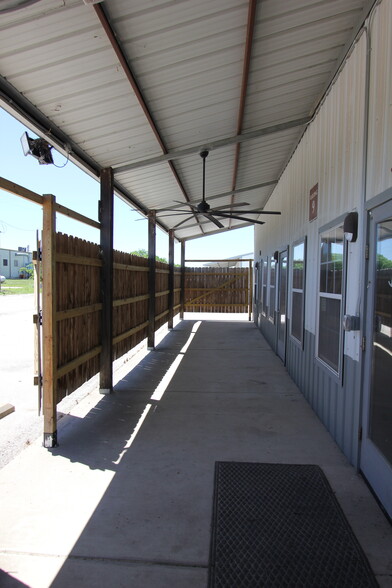 13419 US Highway 290 E, Manor, TX à louer - Photo de l’immeuble – Image 2 sur 6