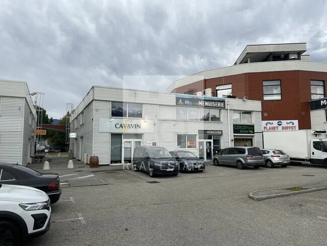 Plus de détails pour Local commercial à louer