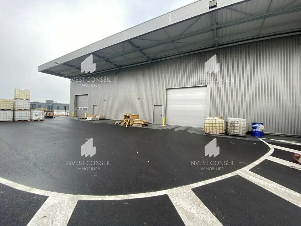 Local d’activités dans Frépillon à louer Photo de l’immeuble– Image 1 sur 11