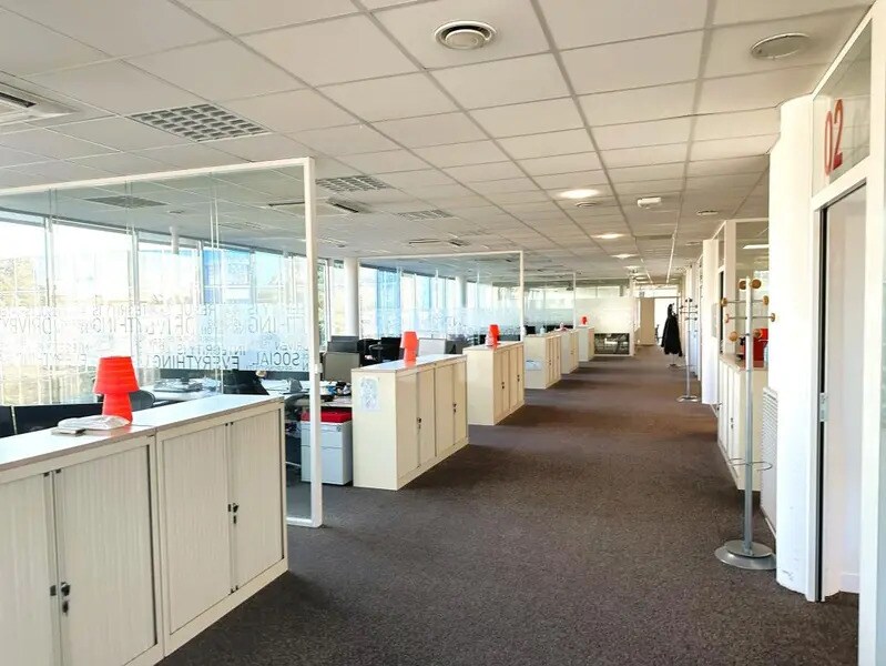 Local d’activités dans Évry-Courcouronnes à louer Photo intérieure– Image 1 sur 13