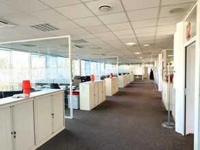 Local d’activités dans Évry-Courcouronnes à louer Photo intérieure– Image 1 sur 13