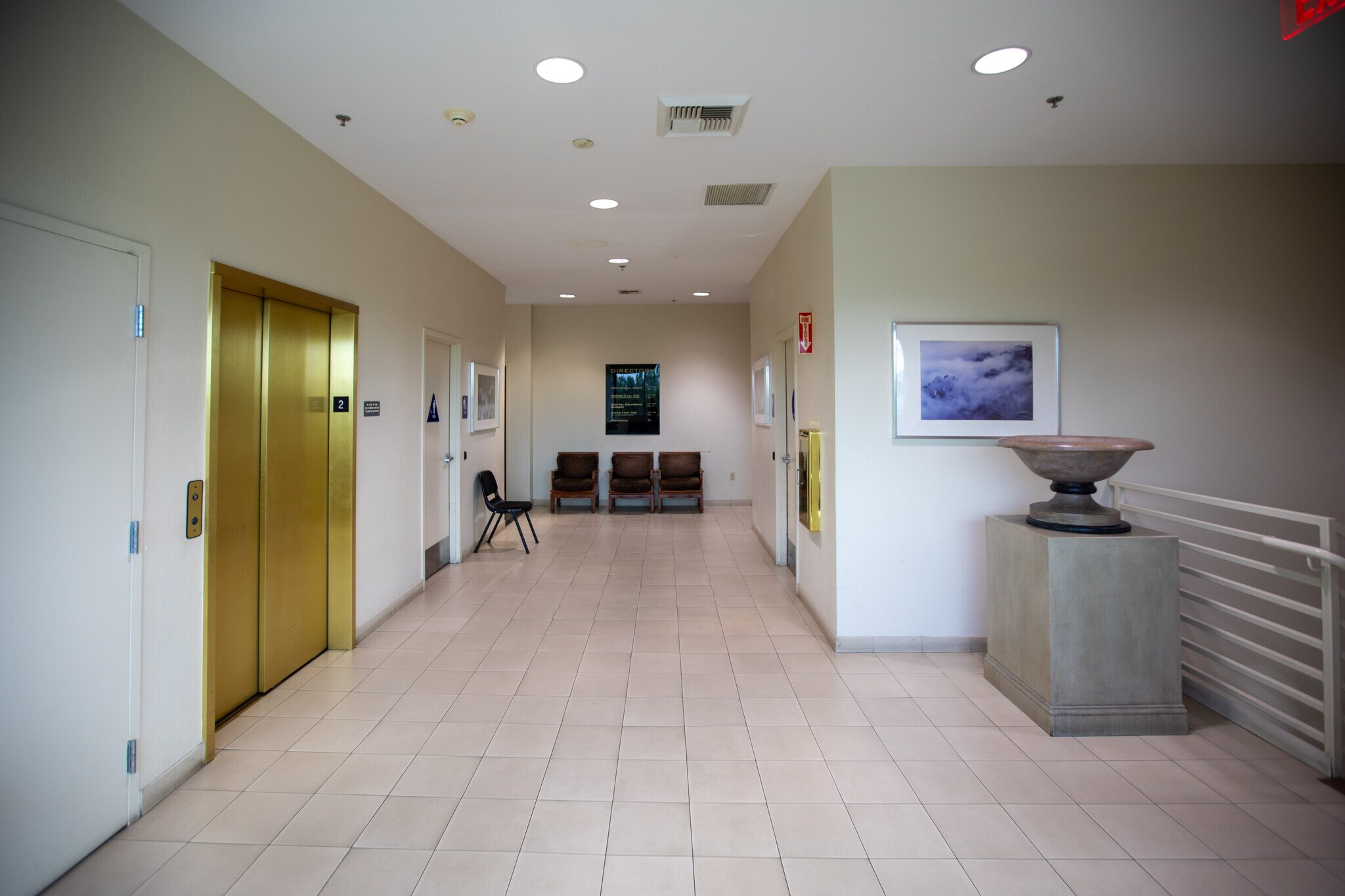 1552 Coffee Rd, Modesto, CA à louer Photo de l’immeuble– Image 1 sur 5