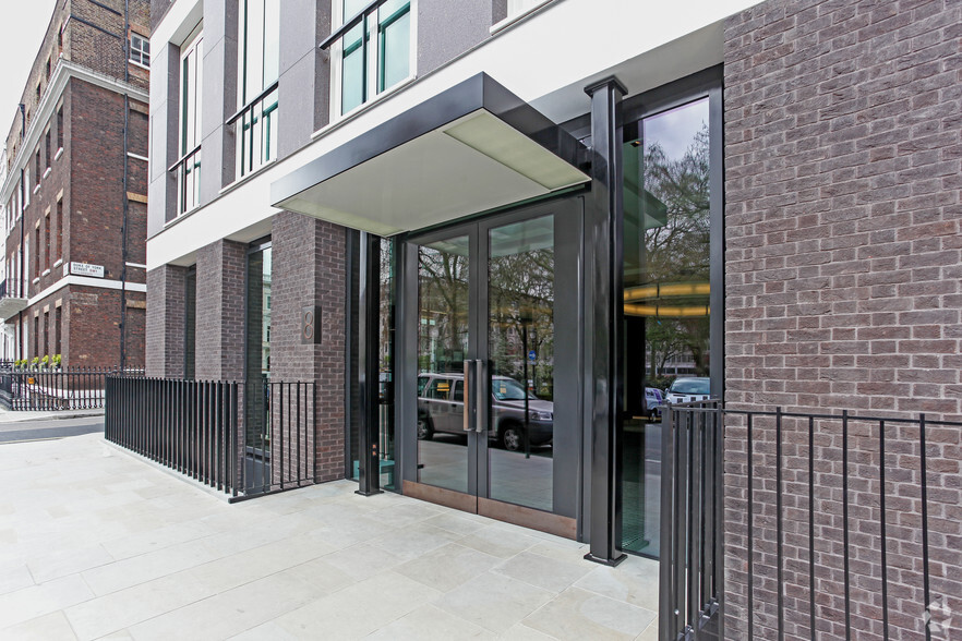 8 St. James's Sq, Londres à louer - Photo de l’immeuble – Image 2 sur 11
