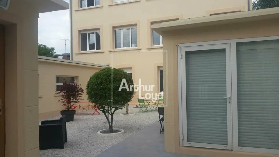 Bureau dans Melun à vendre - Photo de l’immeuble – Image 2 sur 6