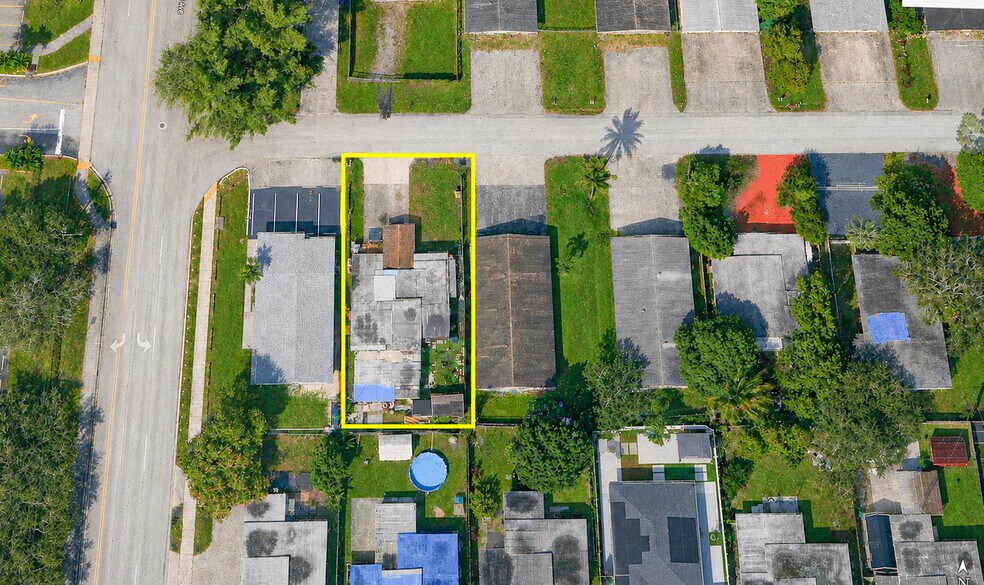 6142 SW 40th Ct, Miramar, FL à vendre - Photo de l’immeuble – Image 3 sur 13