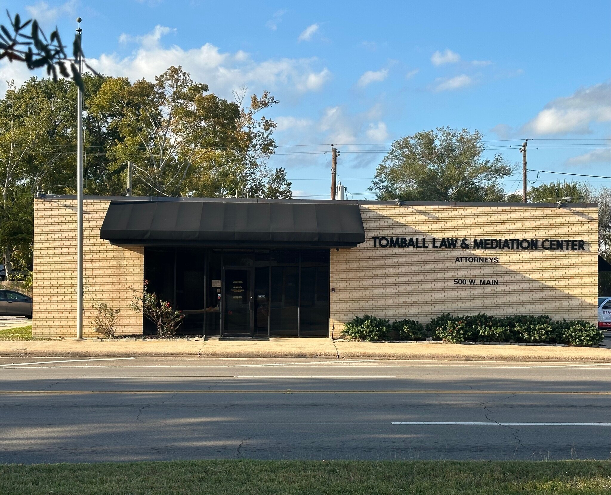 500 W Main St, Tomball, TX à louer Photo principale– Image 1 sur 5