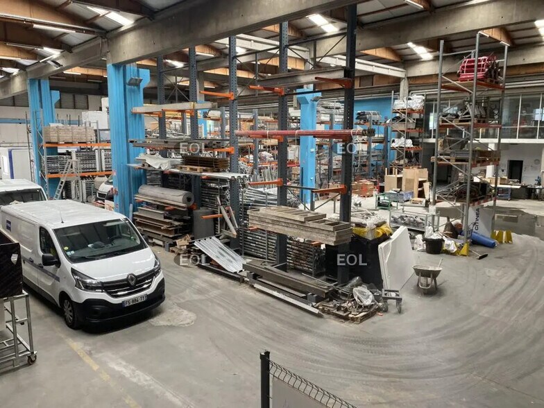 Industriel/Logistique dans Saint-Priest à louer - Photo de l’immeuble – Image 2 sur 31