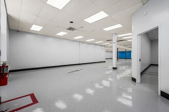 8919 New Falls Rd, Levittown, PA à louer Photo intérieure– Image 2 sur 21