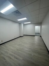 2225 E Randol Mill Rd, Arlington, TX à louer Photo intérieure– Image 1 sur 11