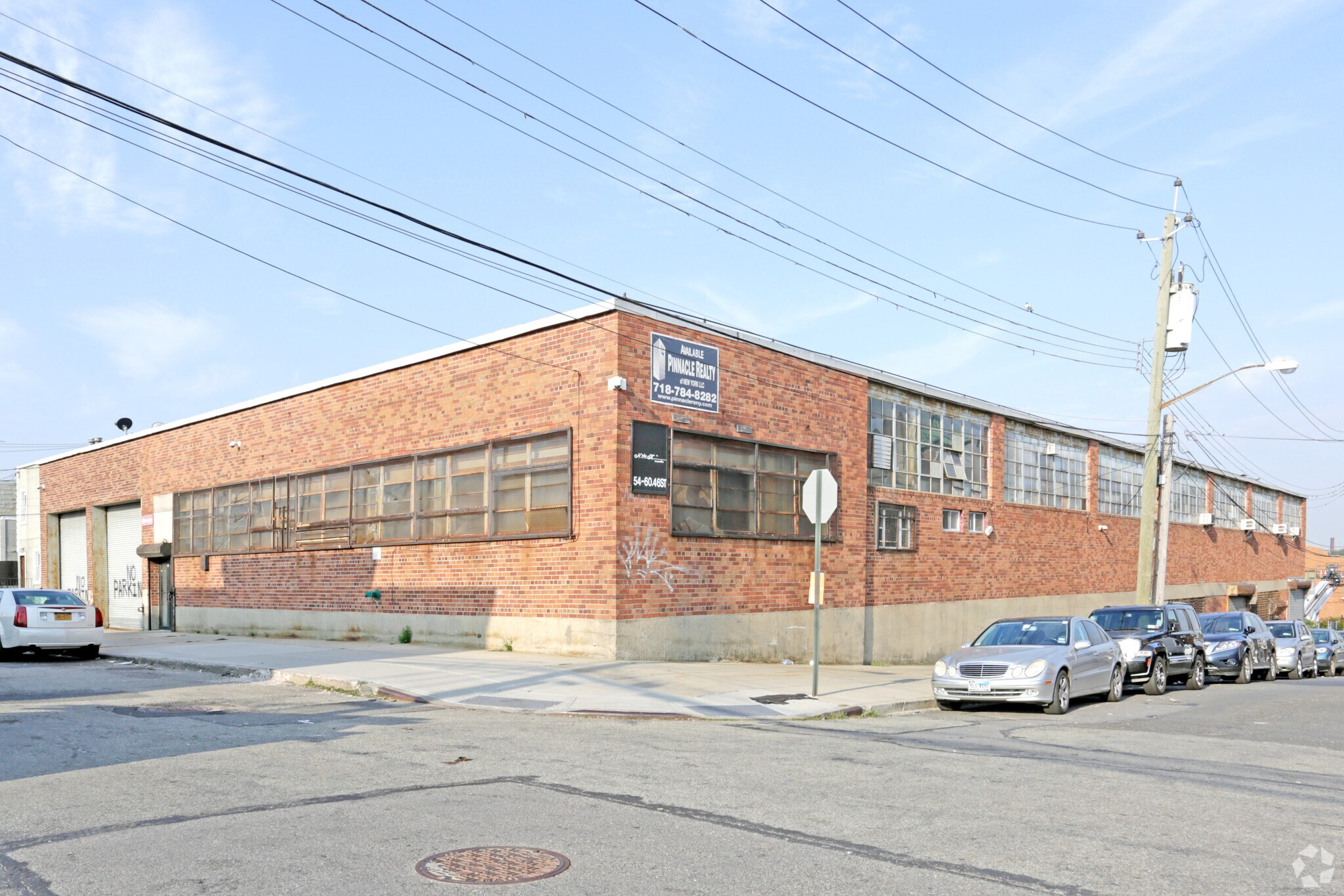 54-60 46th St, Maspeth, NY à louer Photo principale– Image 1 sur 10