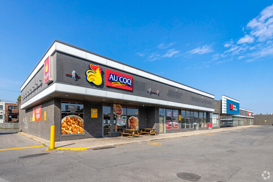 1110-1146 Boul Marcel-Laurin, Saint-Laurent, QC à louer - Photo de l’immeuble – Image 1 sur 1