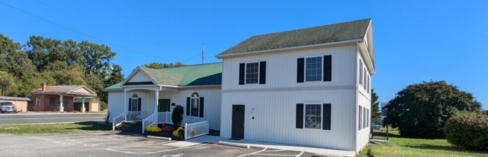 168 Faulconerville Dr, Amherst, VA à vendre - Photo de l’immeuble – Image 1 sur 3