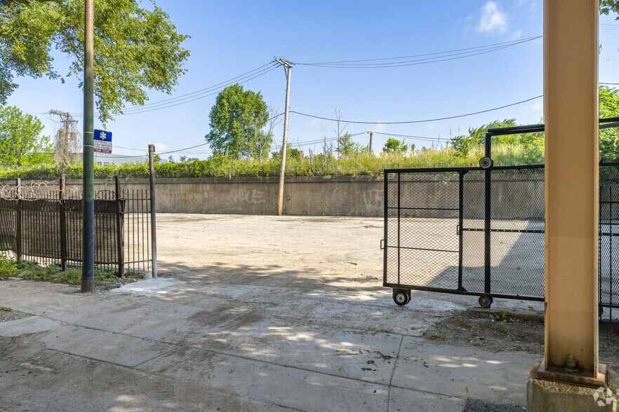 5144 W Lake St, Chicago, IL à louer - Photo de l’immeuble – Image 3 sur 11