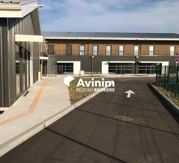 Local commercial dans Audenge à louer - Photo de l’immeuble – Image 2 sur 10