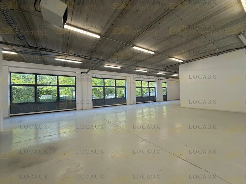 163 Rue De La Belle Etoile, Roissy-en-France à louer - Photo de l’immeuble – Image 2 sur 6