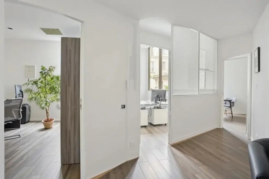 9 Avenue De Friedland, Paris à louer - Photo de l’immeuble – Image 3 sur 6