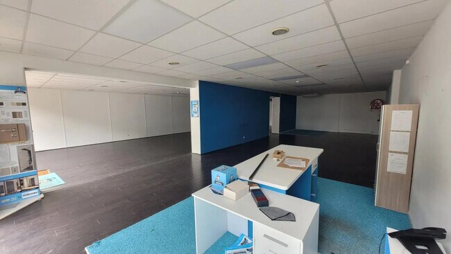 Plus de détails pour Local commercial à louer