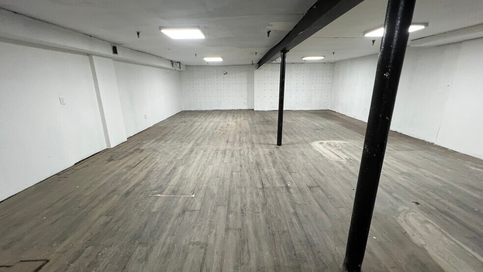 3845-3847 Tenth Ave, New York, NY à louer - Photo de l’immeuble – Image 3 sur 3