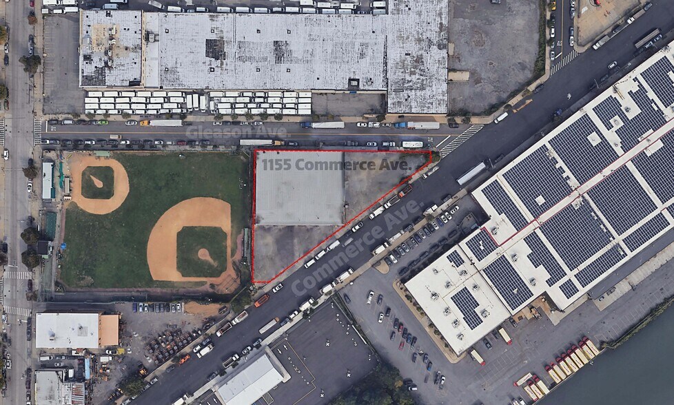 1155 Commerce Ave, Bronx, NY à louer - Photo de l’immeuble – Image 1 sur 12