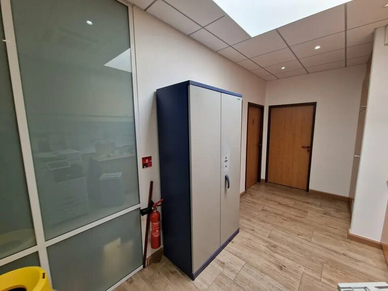 Industriel/Logistique dans Vallauris à louer - Photo intérieure – Image 2 sur 4