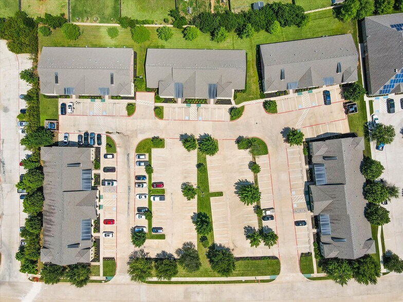 4811-4851 Merlot Ave, Grapevine, TX à louer - Photo de l’immeuble – Image 2 sur 5