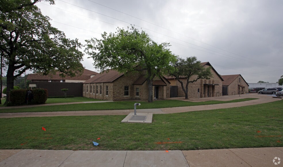 4201 Little Rd, Arlington, TX à vendre - Photo de l’immeuble – Image 2 sur 9