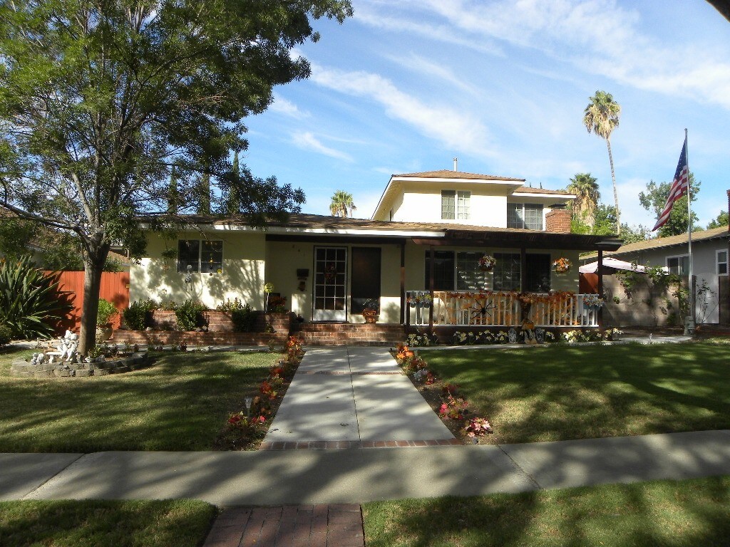 841 N Palm Ave, Upland, CA à vendre Photo de l’immeuble– Image 1 sur 16