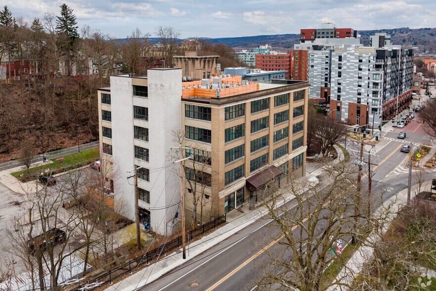 401 E State St, Ithaca, NY à louer - Aérien – Image 3 sur 96
