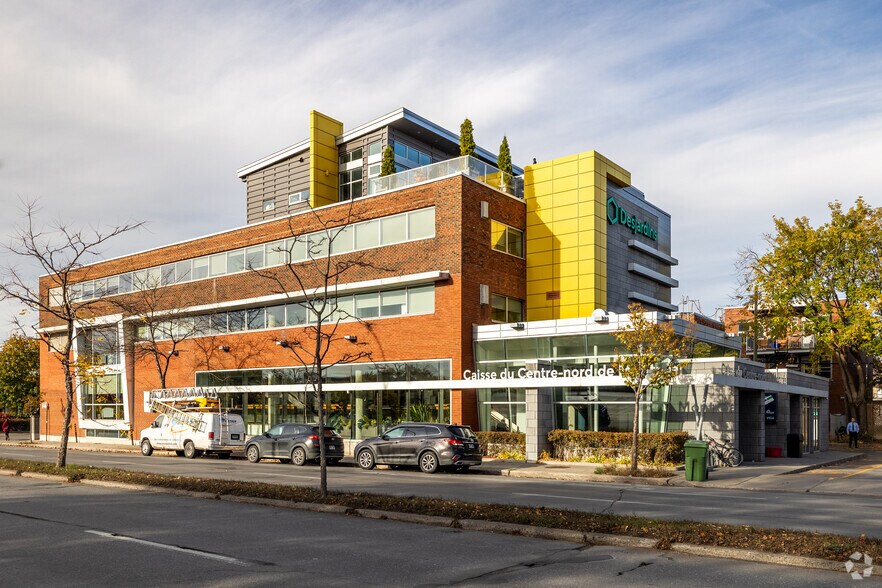 7915 Boul Saint-Laurent, Montréal, QC à louer - Photo de l’immeuble – Image 2 sur 5