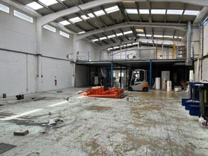 Local d’activités dans Argenteuil à louer Photo intérieure– Image 1 sur 8